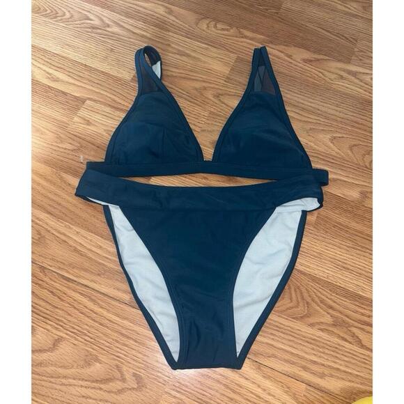 Cupshe Bikini Size Medium - Picture 2 of 7